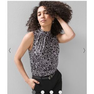 White House Black Market Contrast Floral Shell Black White Sz XXS